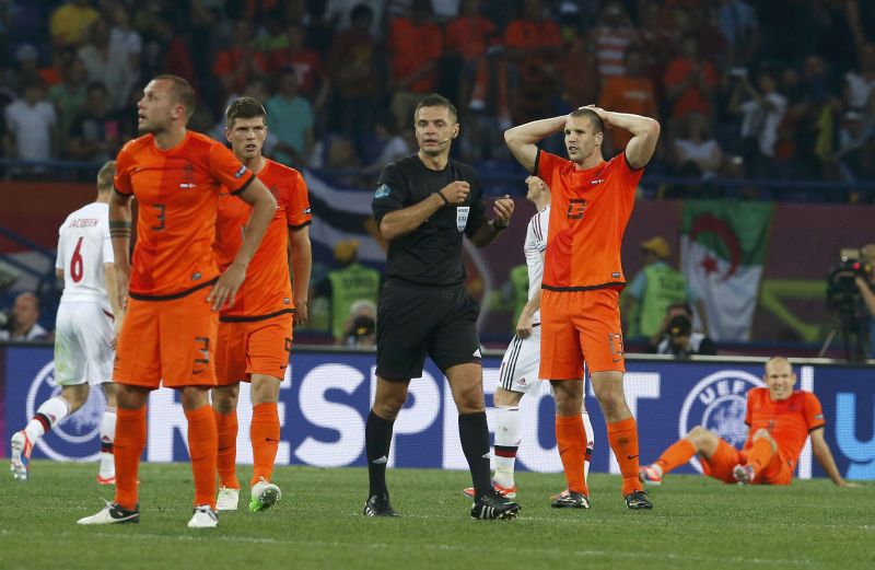 EURO 2012. Van Marwijk face curăţenie