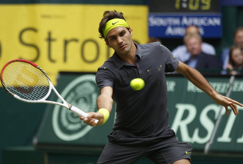 Federer, bătut la Halle