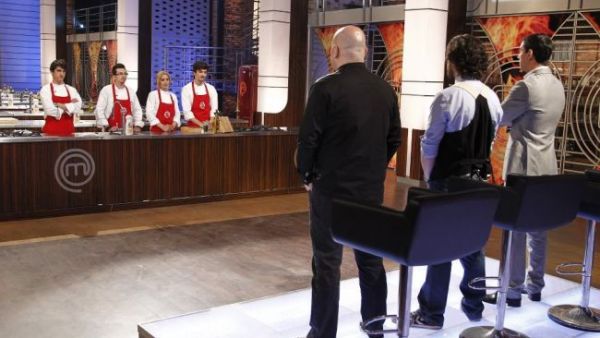 Finala Masterchef: Vezi cine a mai rămas în competiţie! Casnica din concurs, în lacrimi după un "desert orgasmic"