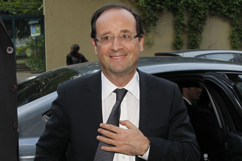 Gafă de proporţii. Agenţii de pază ai preşedintelui Hollande au plecat cu el la Rio, dar şi-au uitat armele acasă