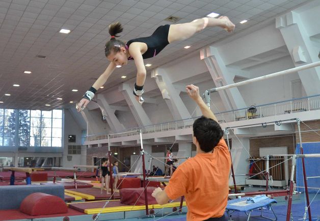 Gimnaştii care au picat BAC-ul, ajutaţi să înveţe