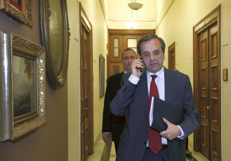 Grecia a ieşit doar din criza politică