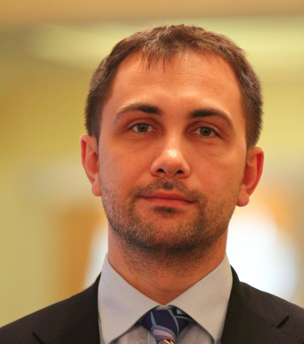 Guvernul caută 250 de şefi pentru companiile de stat. Isar: "Va fi un proces transparent"