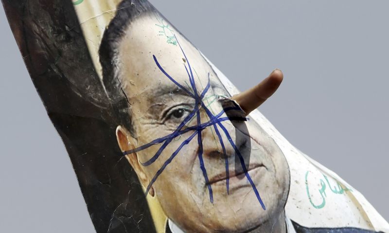 Hosni Mubarak, în stare gravă, la spitalul închisorii