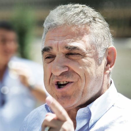 Ioan Becali are din nou licenţă