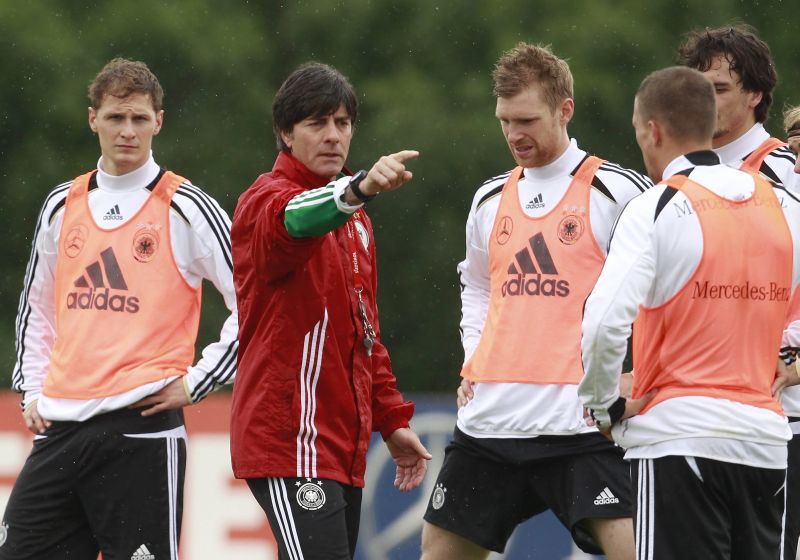 "LÃ¶w merge pe jucători căzuţi"