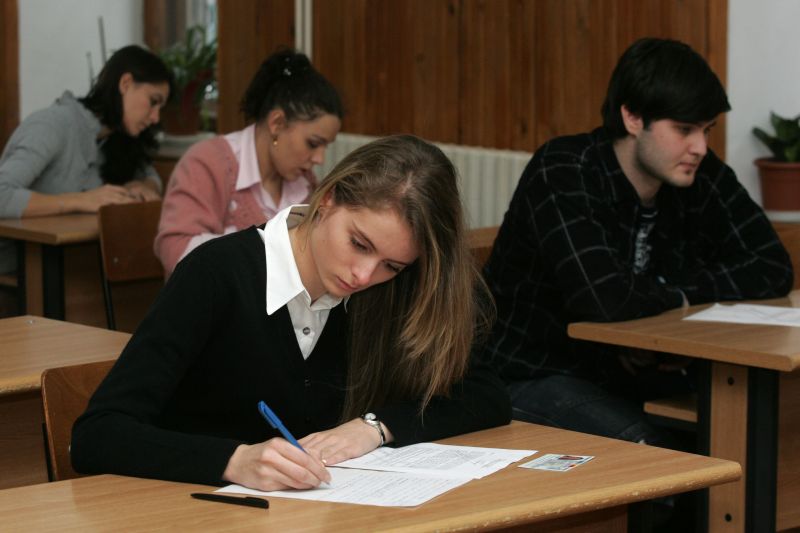Liceenii, chemați la referendum pentru Bac