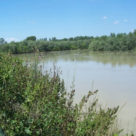 Moldovenii au redeschis navigaţia pe Prut, după 25 de ani