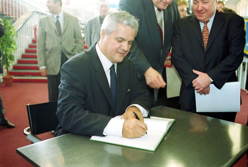 Năstase îşi va pierde mandatul de deputat