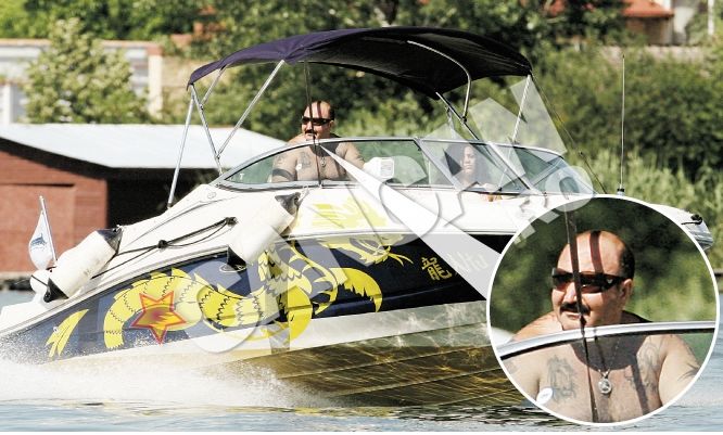 Nuţu CĂMĂTARU şi-a scos bolidul pe lacul Snagov