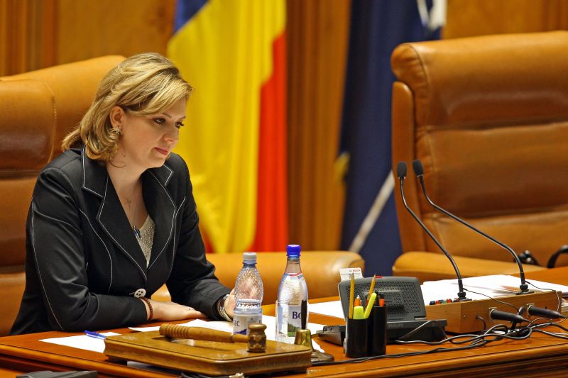 Parlamentul îi cere lui Kover Laszlo să-și amâne vizita în România