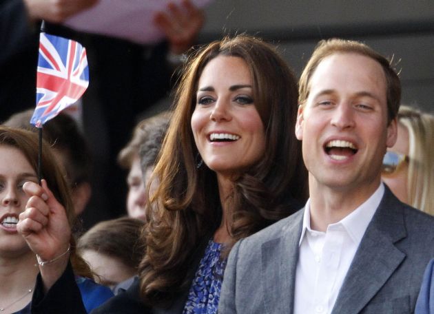 Prinţul William împlineşte 30 de ani şi primeşte o moştenire, dar nu mai este o partidă...
