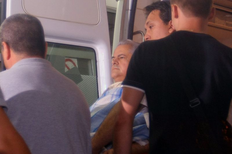 Programul deţinutului Năstase: trezirea la 6, plimbare o oră la prânz, club de manele seara