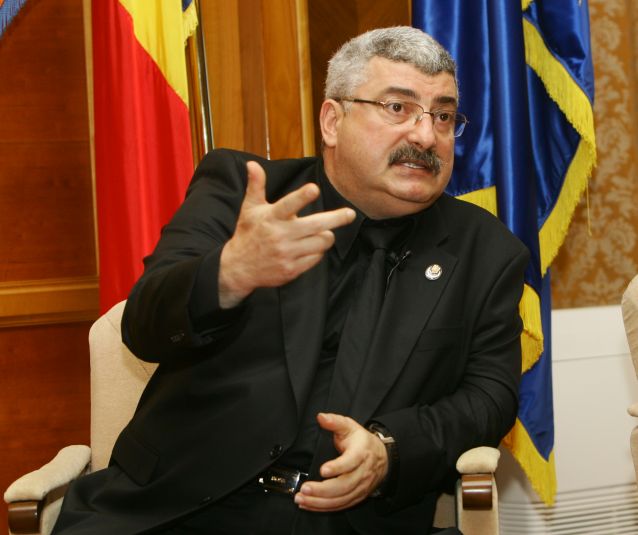 Silviu Prigoană va crea la Lehliu un adăpost pentru câinii comunitari