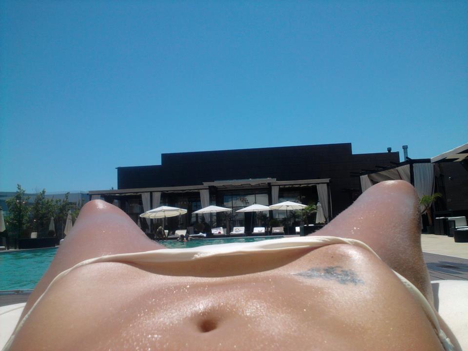 Simona Sensual nu se fereşte să arate â€¦tot