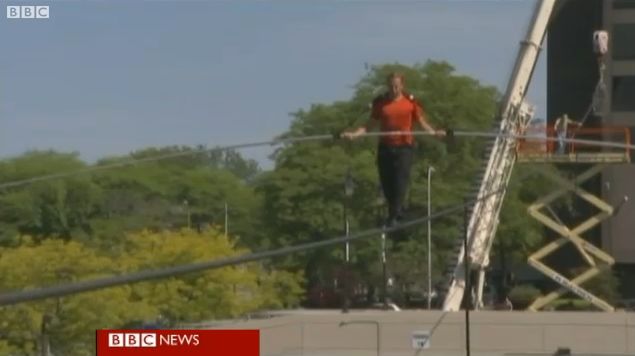 ŞOCANT. Un acrobat va traversa CASCADA NIAGARA pe SÂRMĂ | VIDEO