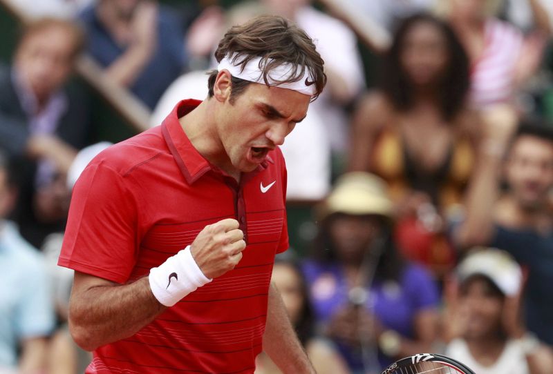 TENIS NEBUN la Roland Garros: Federer - în semifinale, Djokovici a salvat 4 mingi de meci cu Tsonga
