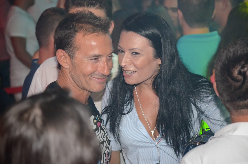 Uite-l pe Mazăre cum se rupe-n figuri!