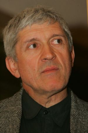Un ziarist de la postul B1TV se plânge că a fost scuipat de ministrul Culturii