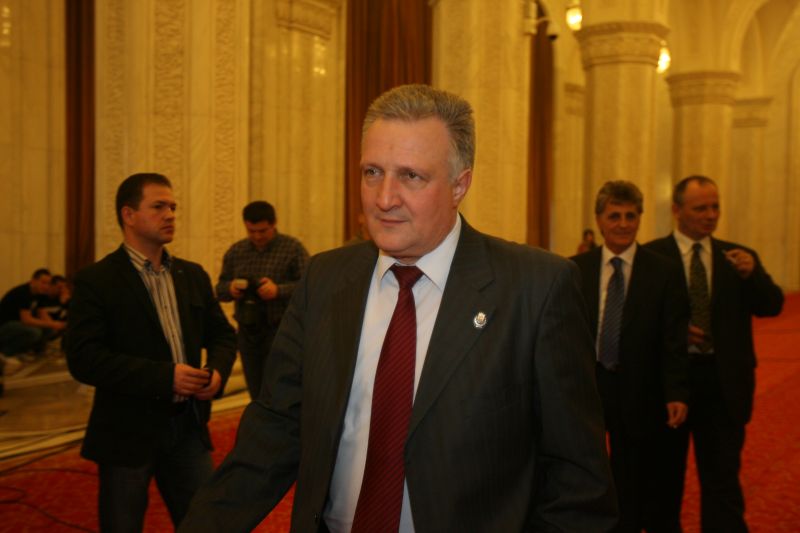 USL a reîntregit salariile "pe hârtie", în toiul protestelor