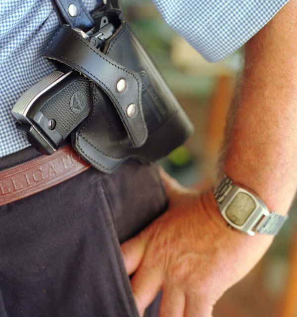 Vânzările de arme ating un nou vârf. AFLĂ câţi bani se câştigă din INDUSTRIA CARE ADUCE MOARTEA