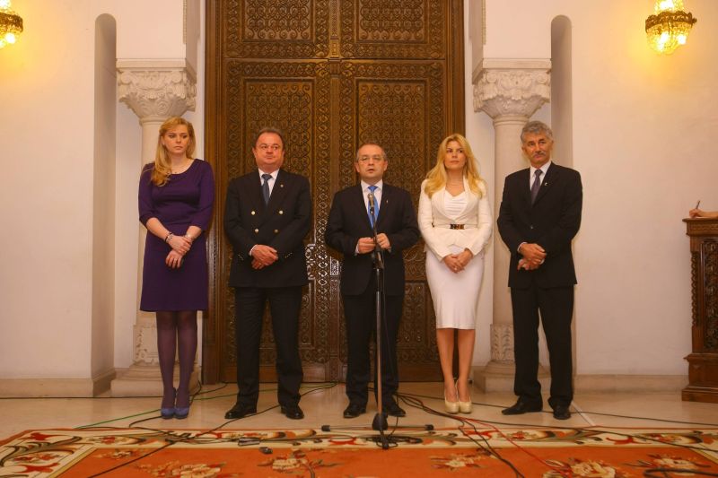 VEZI cum au comentat democrat-liberalii demisia Elenei Udrea de la PDL Bucureşti