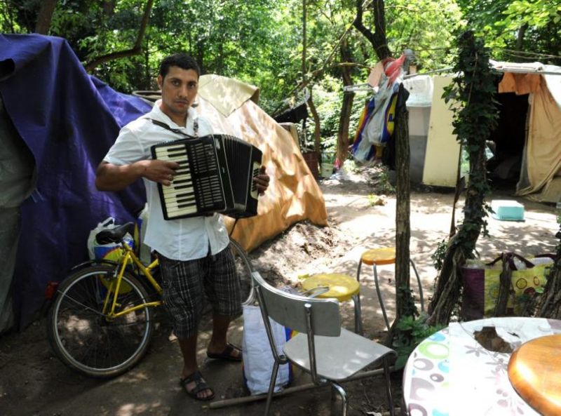 Viaţa în taberele de romi de la Toulouse. Lorenzo vrea să intre în afaceri