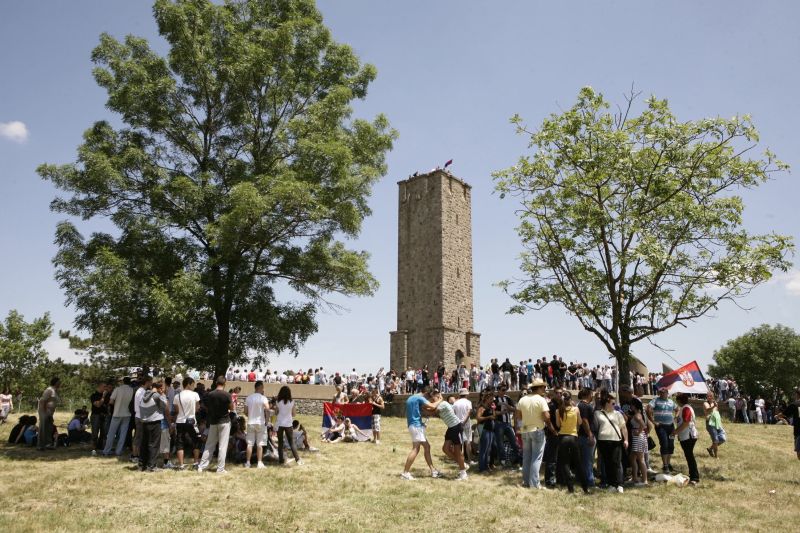 VIOLENŢE în Kosovo, între sârbi şi poliţiştii locali, soldate cu zeci de răniţi