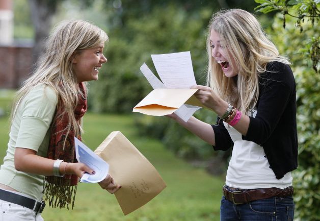 1000 de euro DIN PRIMUL SEMESTRU! Vezi cât de bine câştigă studenţii în afară, din job-uri part-time