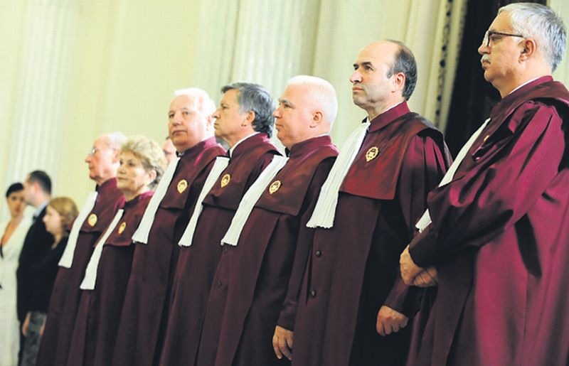 A treia suspendare, disperare sau cacealma pentru votanţii USL