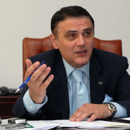 Achiziţii publice la vedere, la Ministerul Transporturilor
