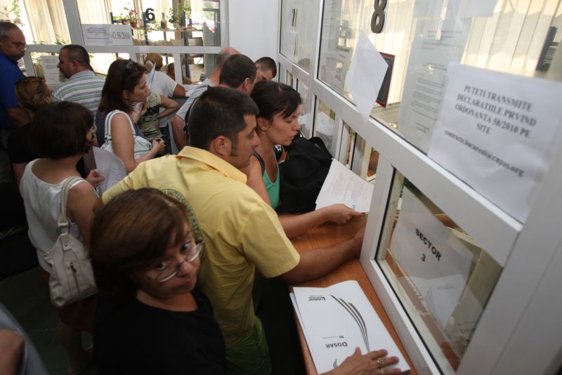 Află cu cât a scăzut numărul angajaţilor la stat, în primul trimestru