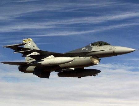 Aviaţia militară turcă, în alertă după ce mai multe elicoptere siriene s-au apropiat de graniţă