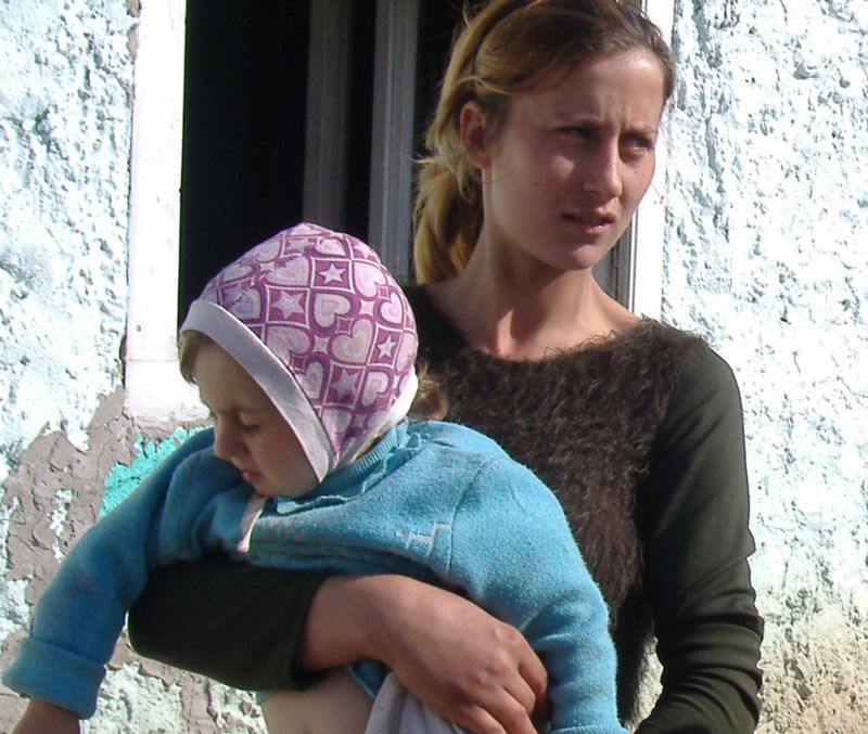 BLESTEMUL fraţilor care se iubesc împotriva firii. După ce au făcut un copil au jurat că nu vor mai face sex