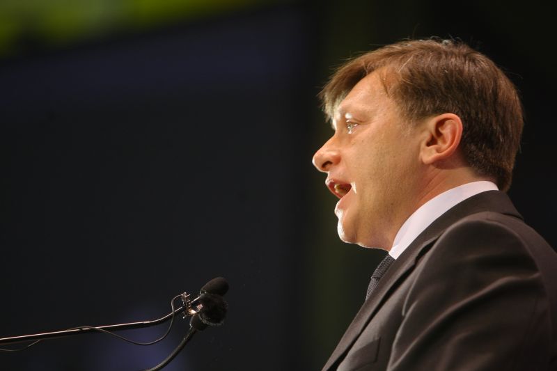 Crin Antonescu cere să fie înlocuit şeful STS
