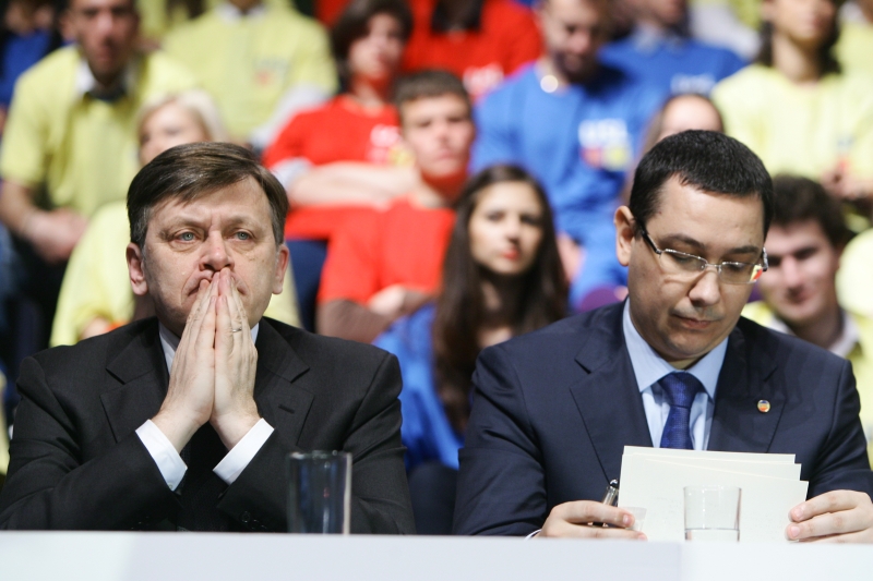 Crin Antonescu, deranjat de acuzaţiile de plagiat aduse lui Ponta