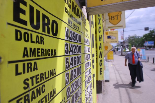 În sfârşit, euro a luat o pauză. Pentru câte zile, însă?