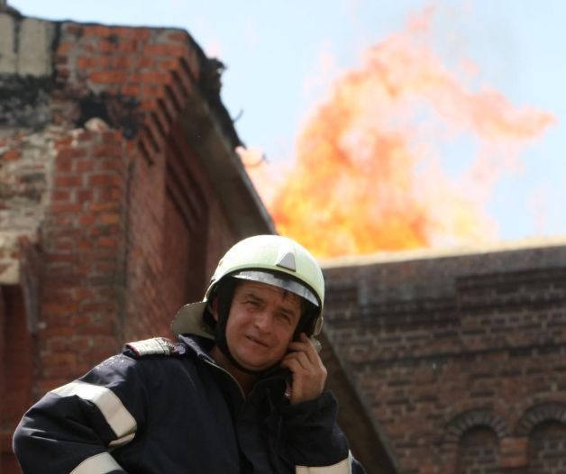 Incendiu la o fabrică de confecţii din Capitală