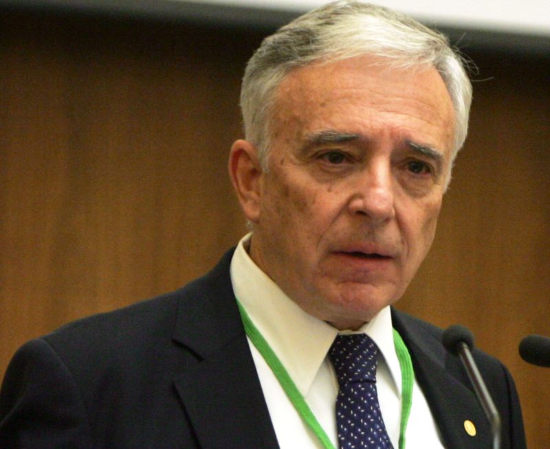 Isărescu adevăr grăieşte: Economia nu creşte cu decrete