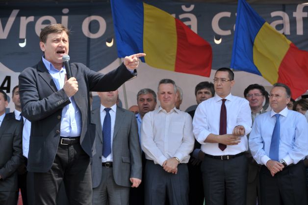 Liderii USL,  panicaţi că  pierd sprijinul popular