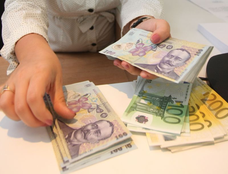 ORDONANŢĂ DE URGENŢĂ. Guvernul ia în calcul împrumutul unor bănci