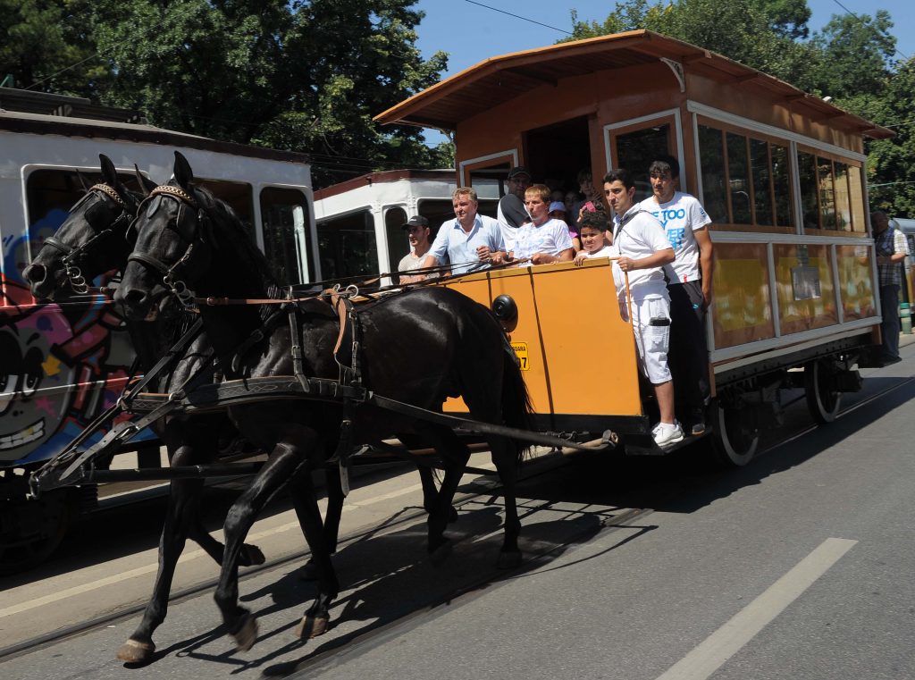 Plimbare cu tramvaie de epocă | FOTO