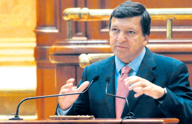 Puciul USL ne-a întors în timp: 5 ANI în 2 LUNI. Parlamentul SFIDEAZĂ cererile Comisiei Europene