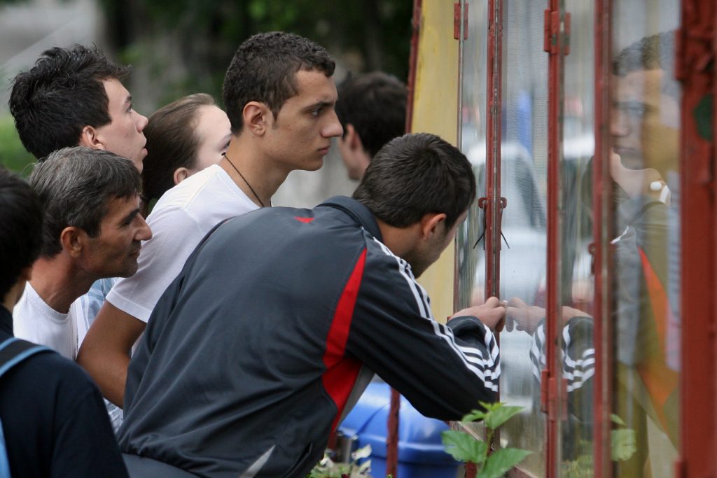 REZULTATE OFICIALE BACALAUREAT 2012, după medii. Intră aici să vezi notele cele mai mari din judeţul tău