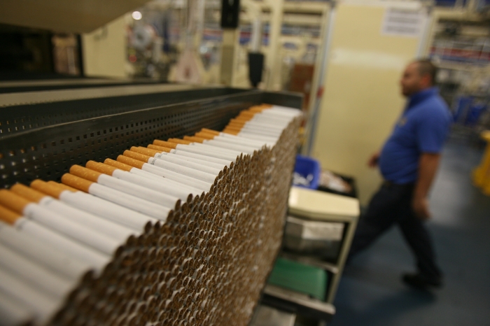 Ţigările s-ar putea scumpi cu 2 lei