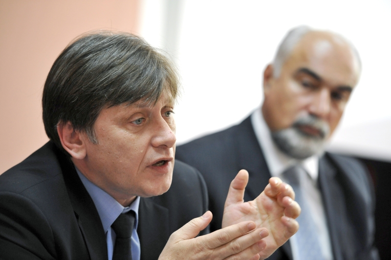 Vosganian: Antonescu nu s-a consultat cu PNL când a anunţat că se retrage din viaţa politică