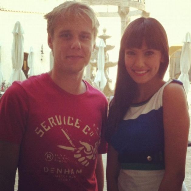 Alexandra Bădoi cântă cu Van Buuren