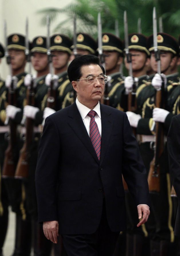 Armata chineză intră în jocurile pentru putere