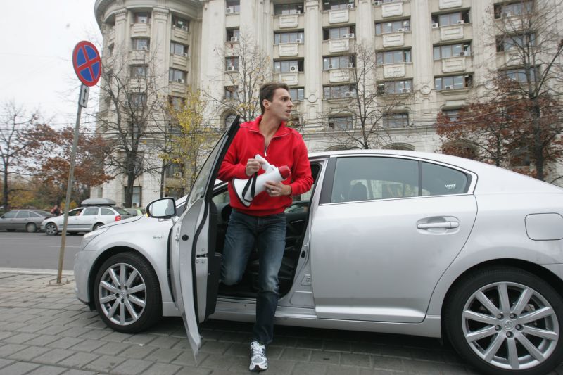 BLESTEMUL A3. Mircea Badea a rămas fără permis de conducere. Gonea cu 170km/h