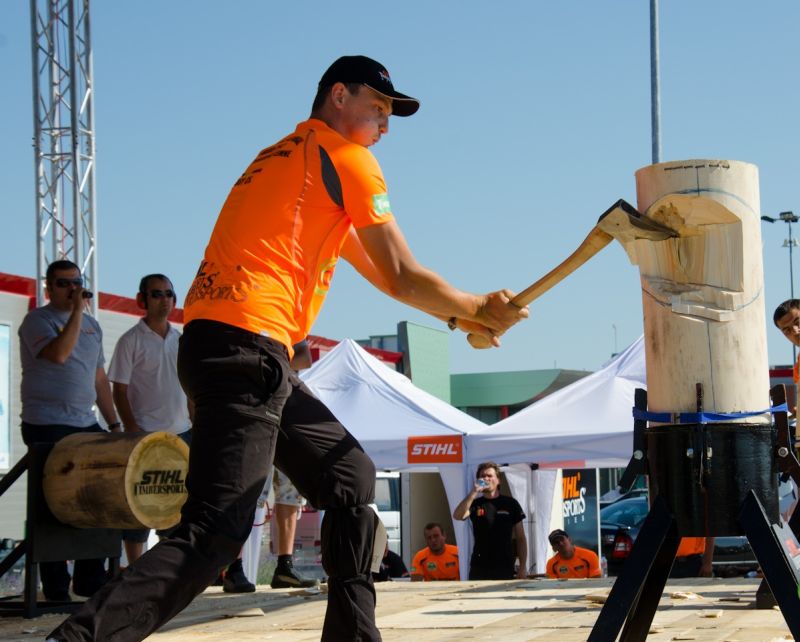 Campionul tăietorilor de lemne al României